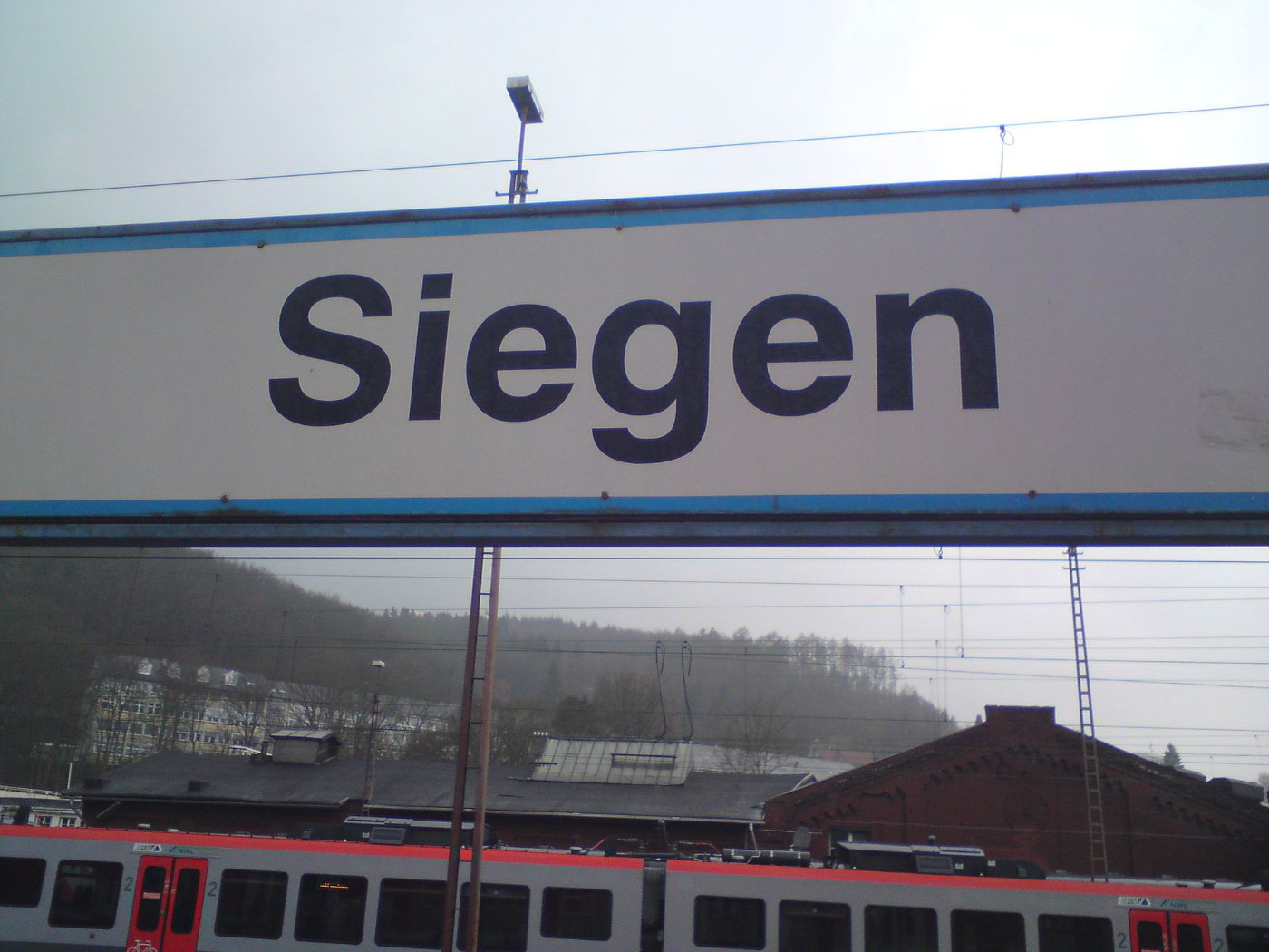 Bahnhofschild von Siegen