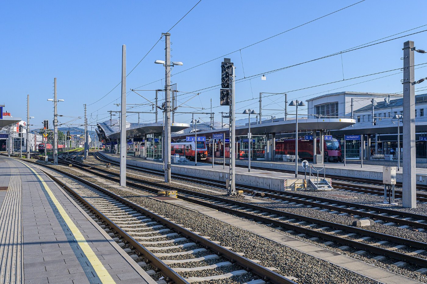 Graz Hauptbahnhof Bahnsteig 3 bis 8 4539