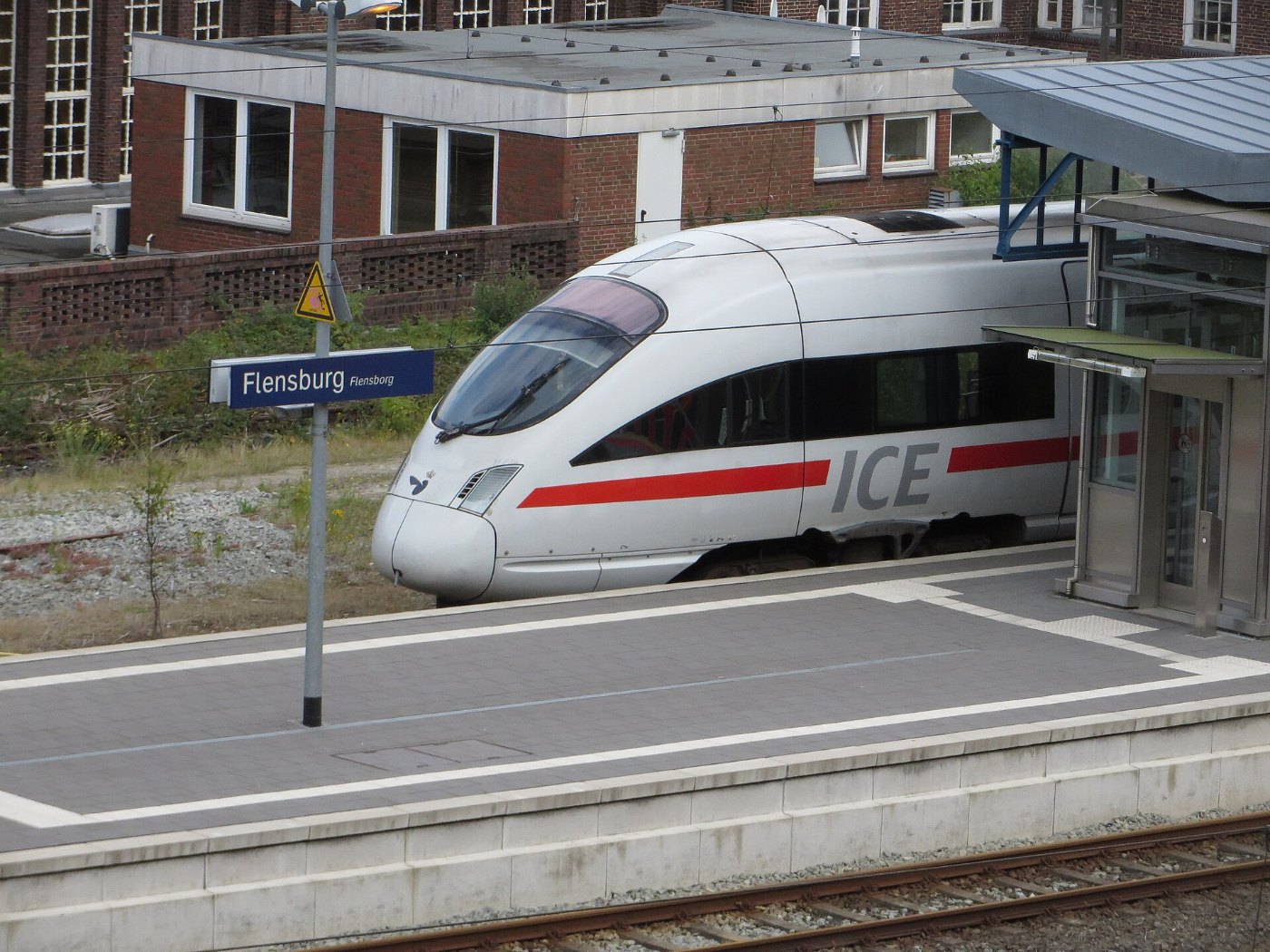 ICE im Bahnhof Flensburg (31 Juli 2015), Bild 06