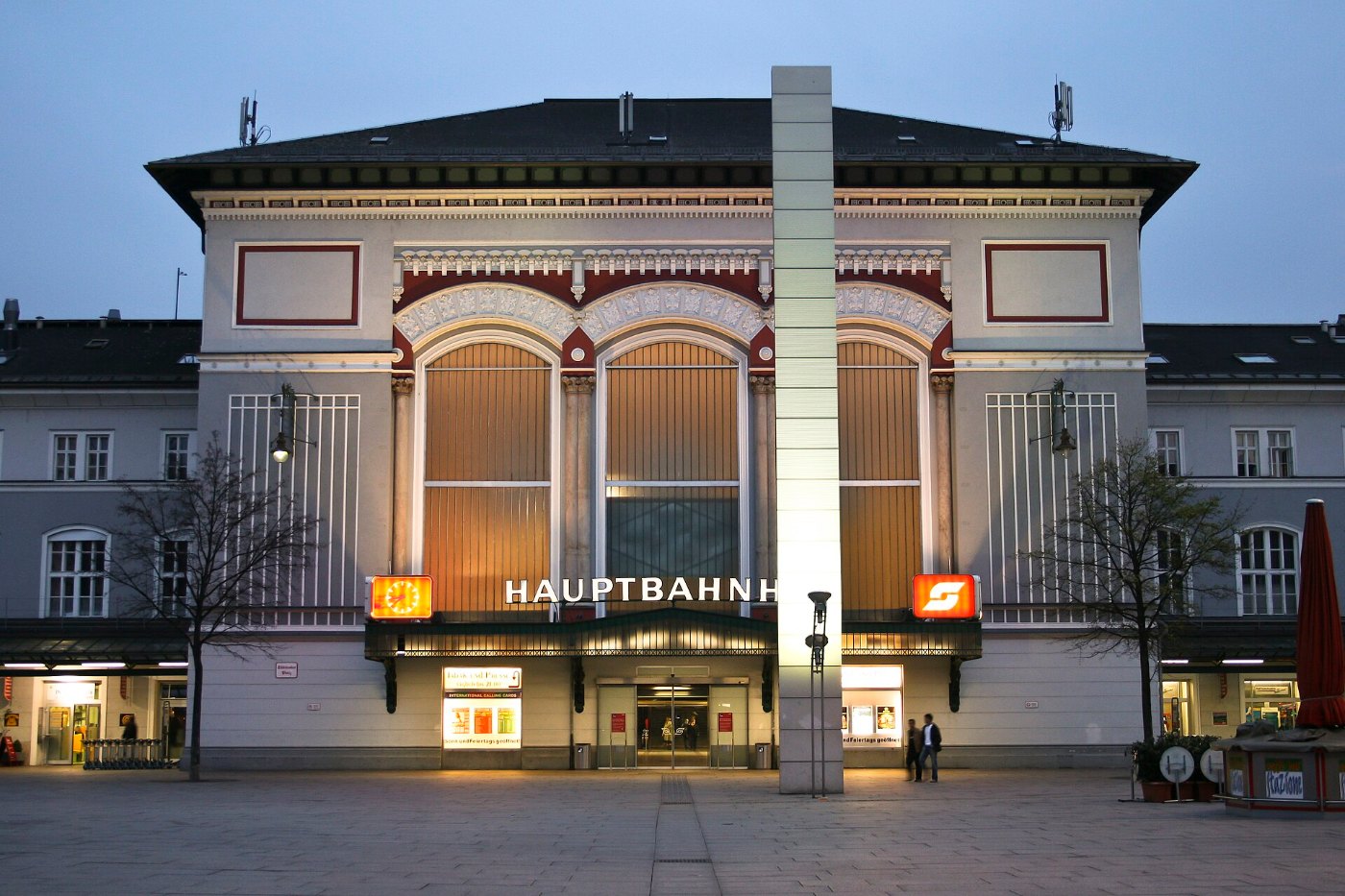 Hauptbahnhof salzburg 2