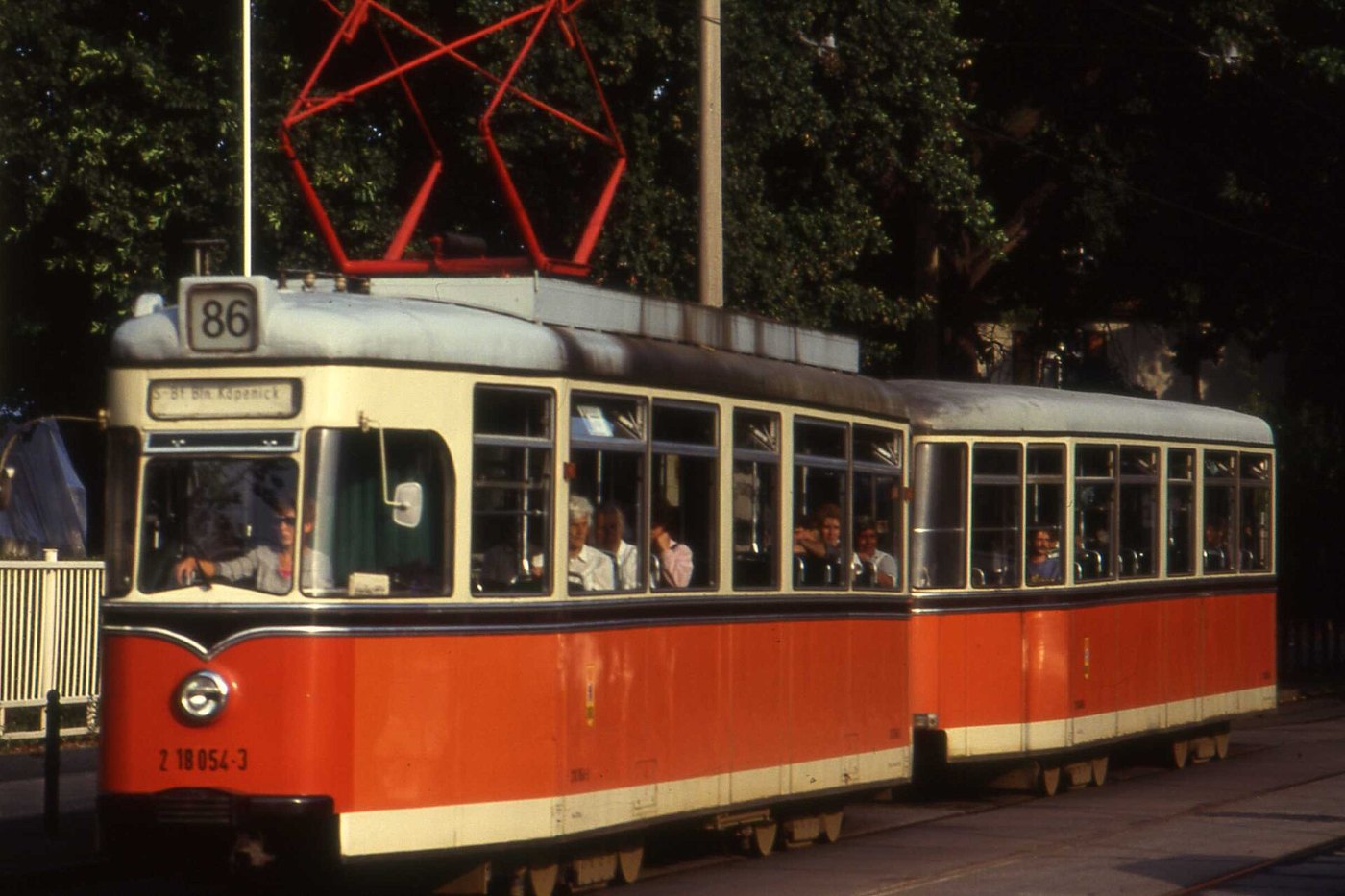 Berlin Grünau, BVB Großraumwagen nr 218 054 3 ,July 1992
