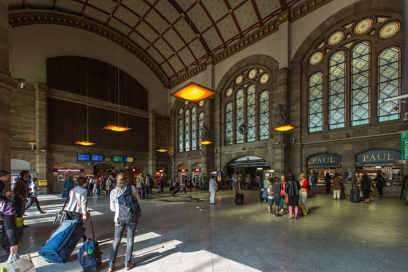 Strasbourg gare centrale hall des départs août 2013