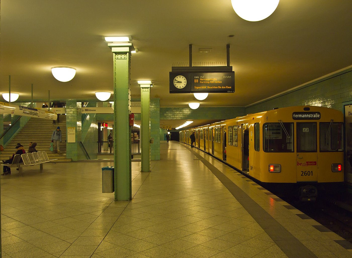 U Bahnhof Alexanderplatz Berlin 526 cdh