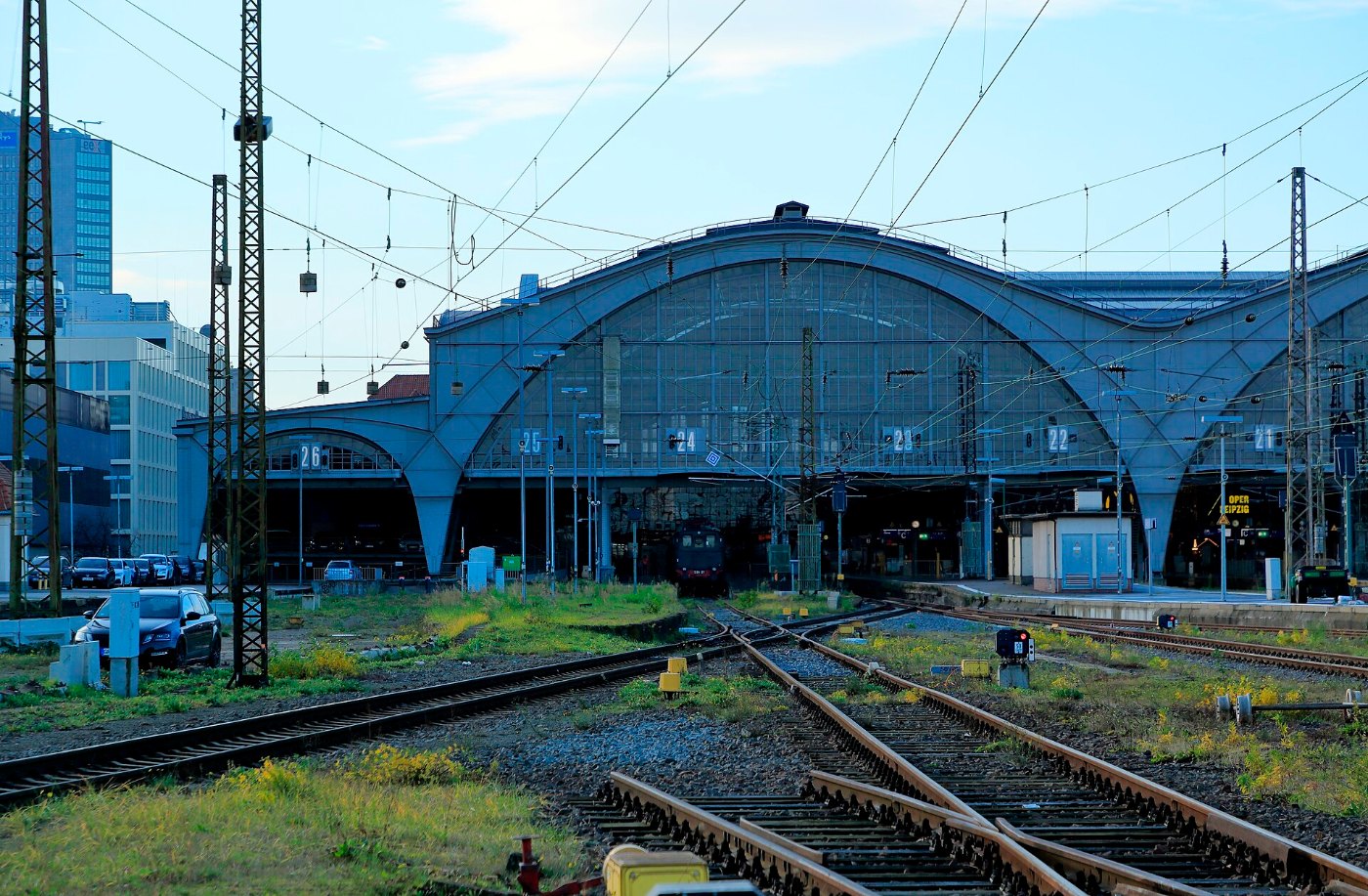 J41 928 Bf Leipzig Hbf, Bahnsteiggleise 21–26