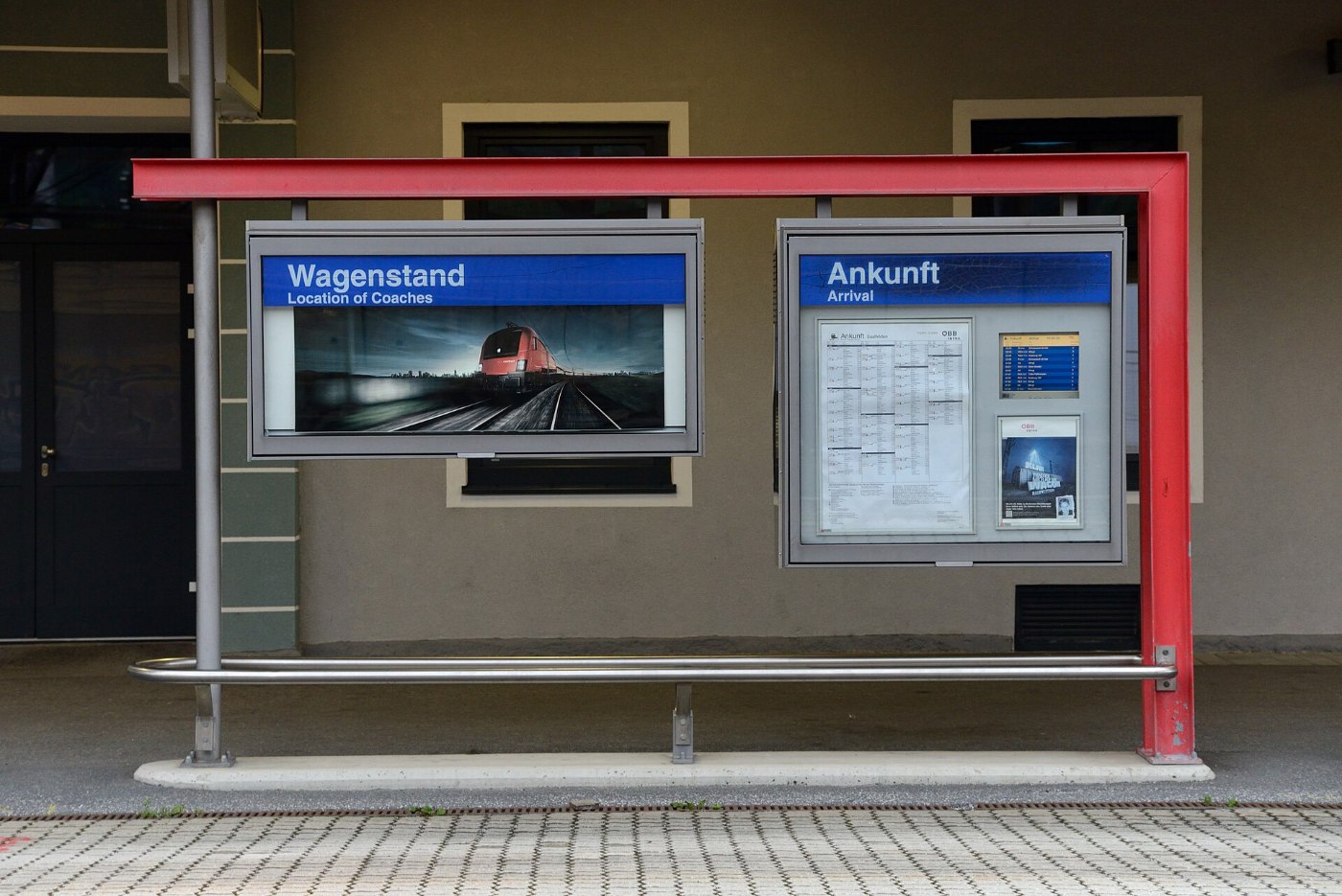 Bahnhof Saalfelden Bahnsteig 1 Wagenstandanzeiger