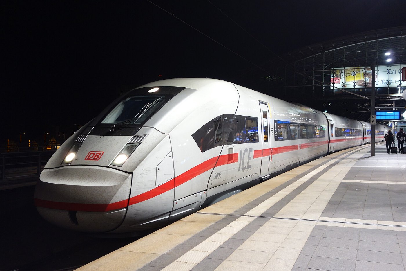 ICE 4 Berlin Hauptbahnhof (2)