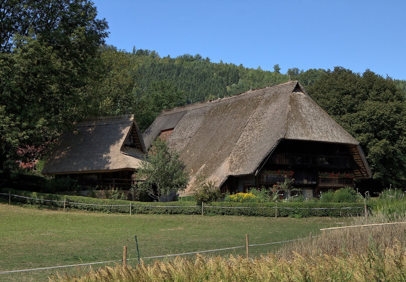 Der Vogtsbauernhof im Freilichtmuseum Gutach nahe der Schwarzwaldbahn