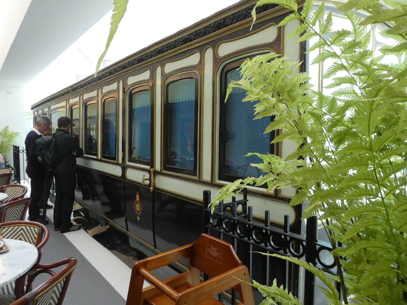 Queen Victoria's Railway Carriage, Ballater geograph.org.uk