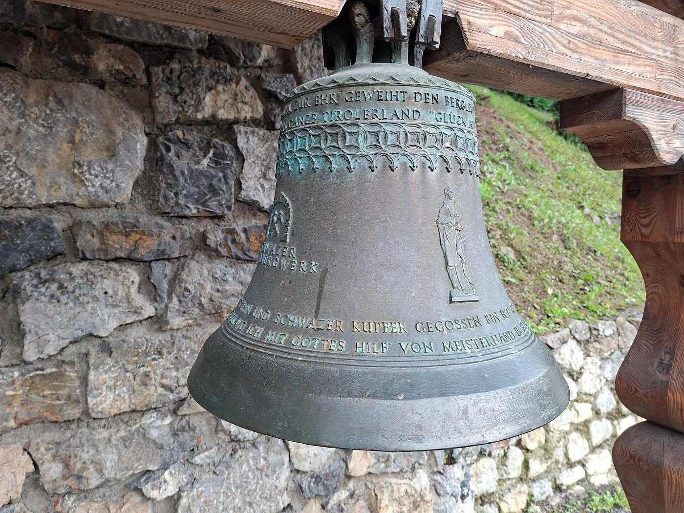 Schwaz Silberbergwerk bell Wikitour 02ASD