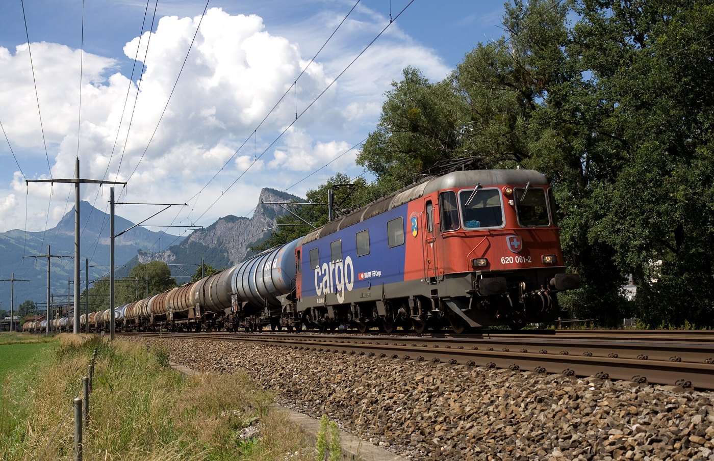 Re 6 6 mit Oelzug