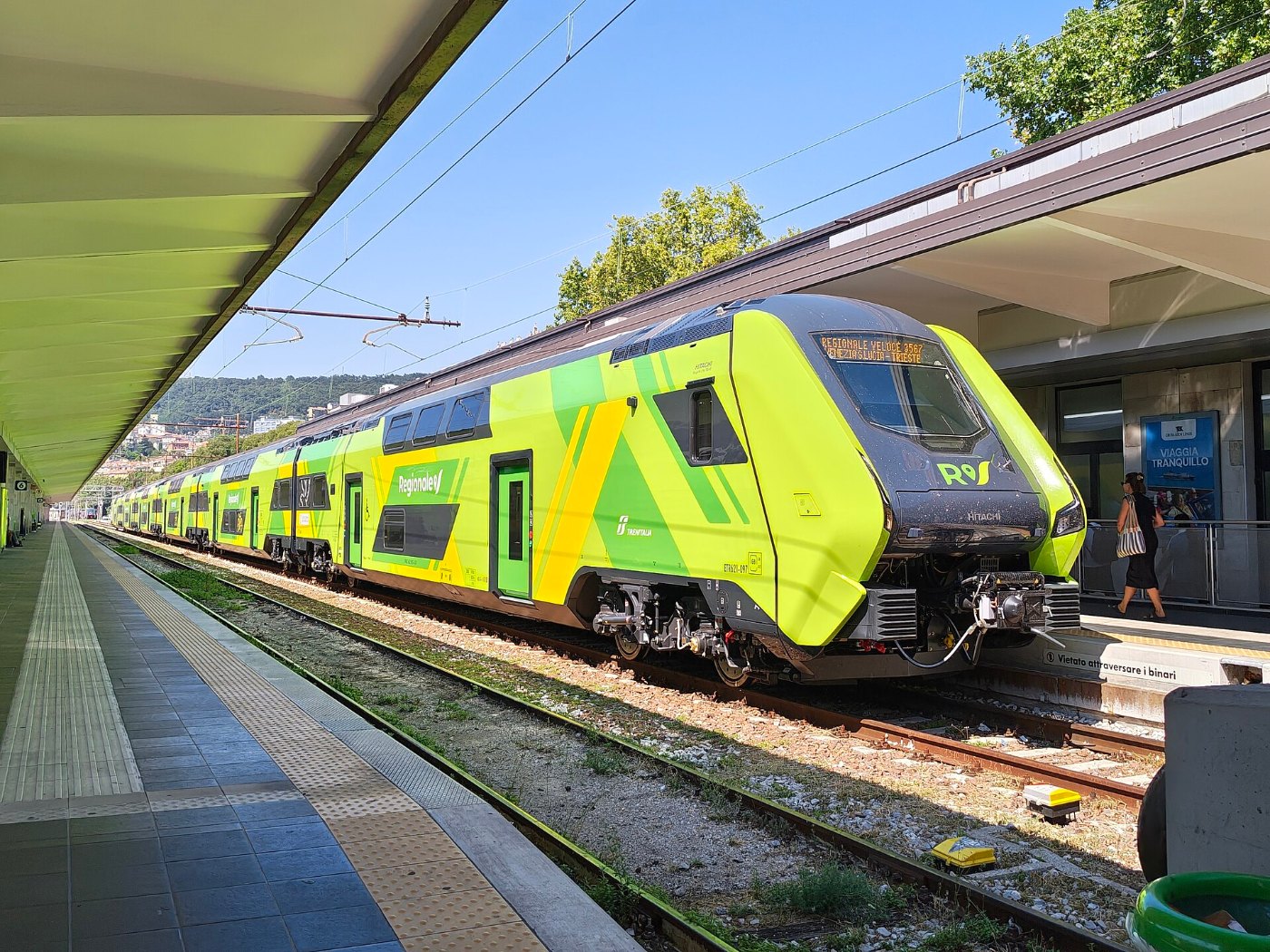 Elettrotreno Rock di Trenitalia presso la stazione di Trieste Centrale i