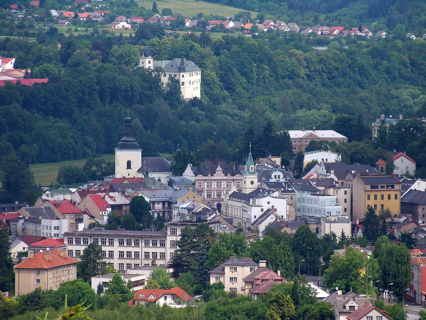 Turnov mit Schloss Hrubý Rohozec