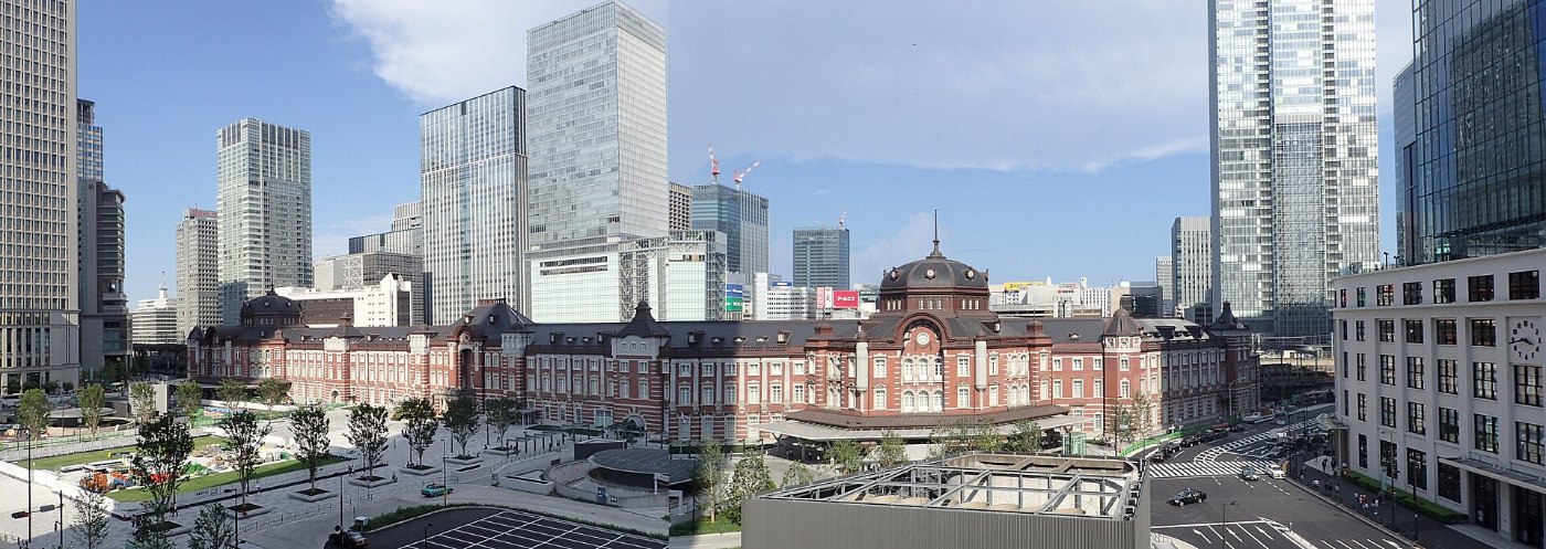 Tokyo Station Marunouchi side ()