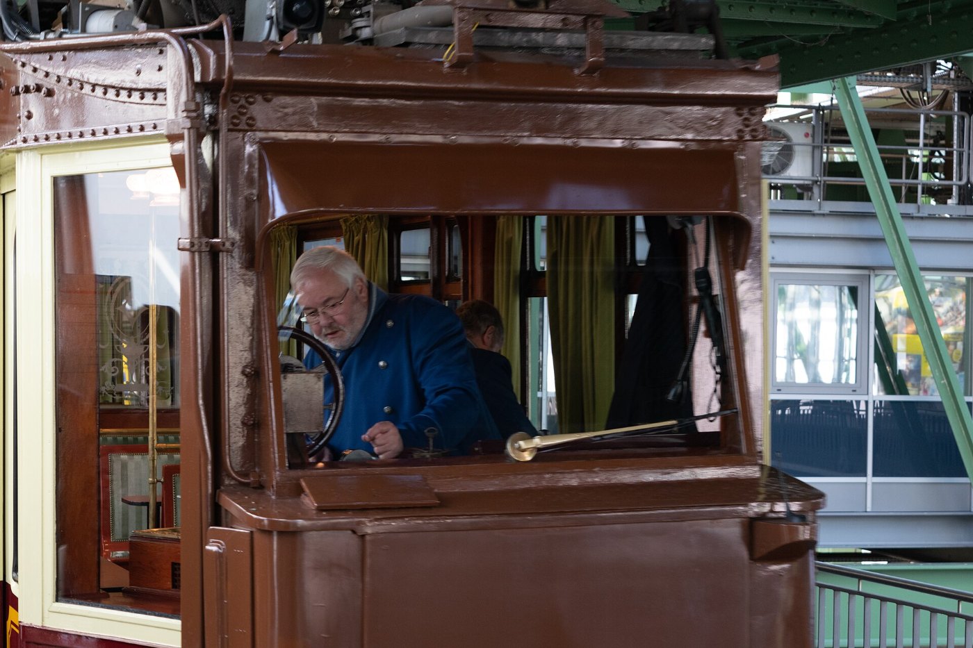 Der historische Kaiserwagen der Wuppertaler Schwebebahn