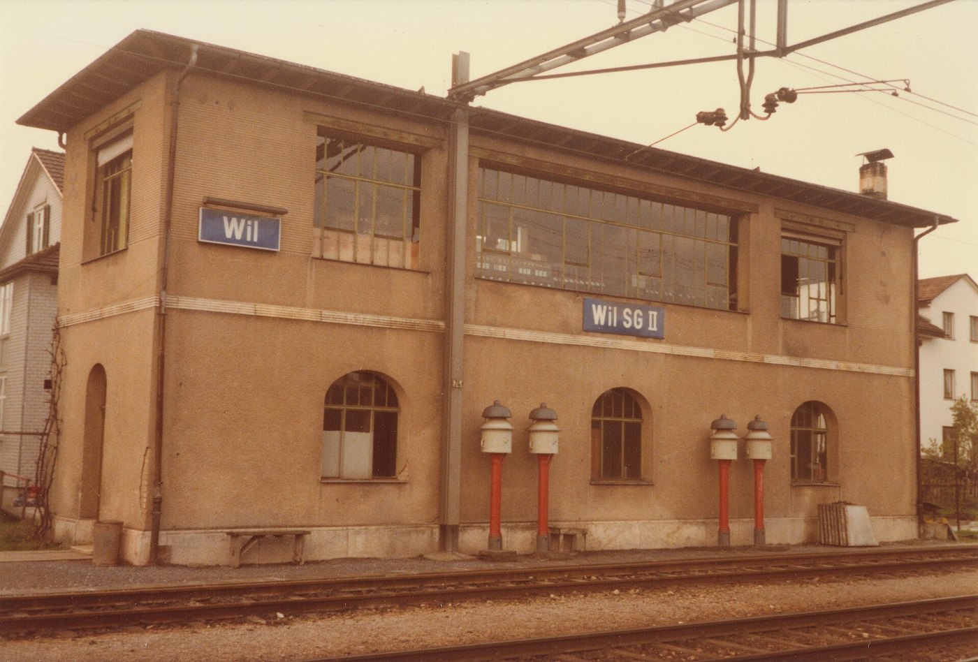 SBB Historic F 122 01187 003 Wil Stellwerkgebaeude II Bahnseite