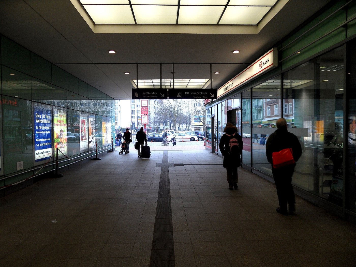 Hamburg Bahnhof Altona Querbahnsteig ()