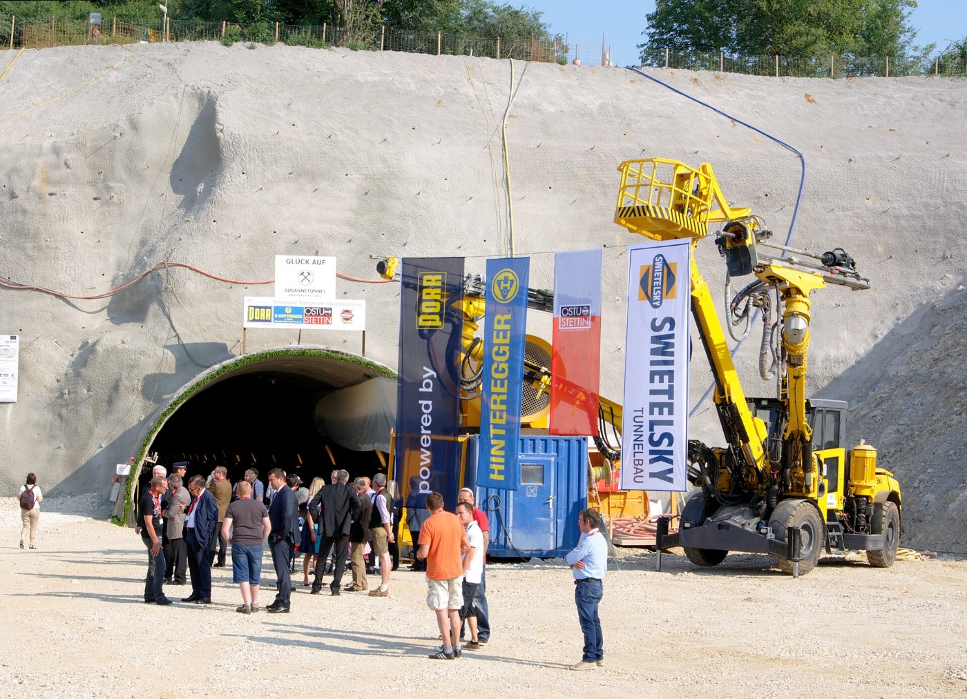 SteinbuehltunnelAnstichfeierEingang