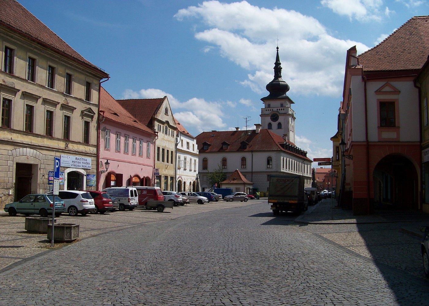 Kirche und Rathaus in Žatec