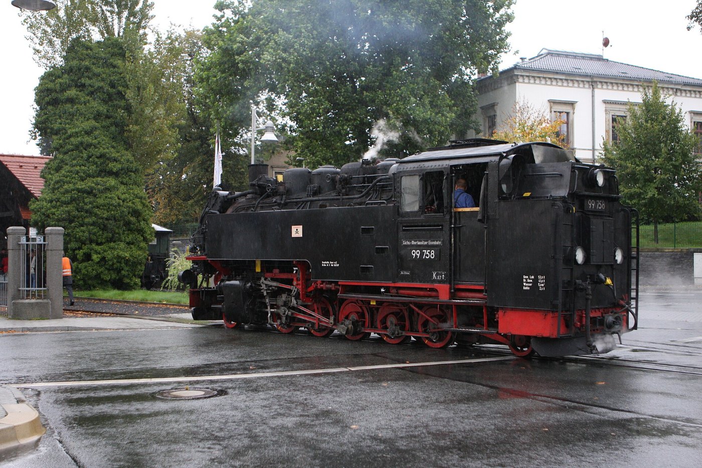 Zittau Schmalspurbahn Dampflokomotive im Regen 2010 09 27