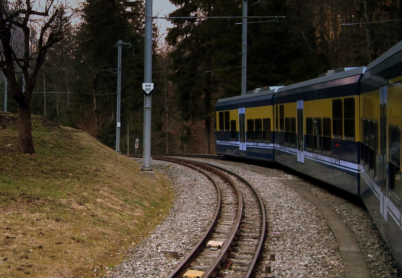 BERNER OBERLAND BAHN MURREN TO INTERLAKEN OST SWITZERLAND MARCH 2011 ()