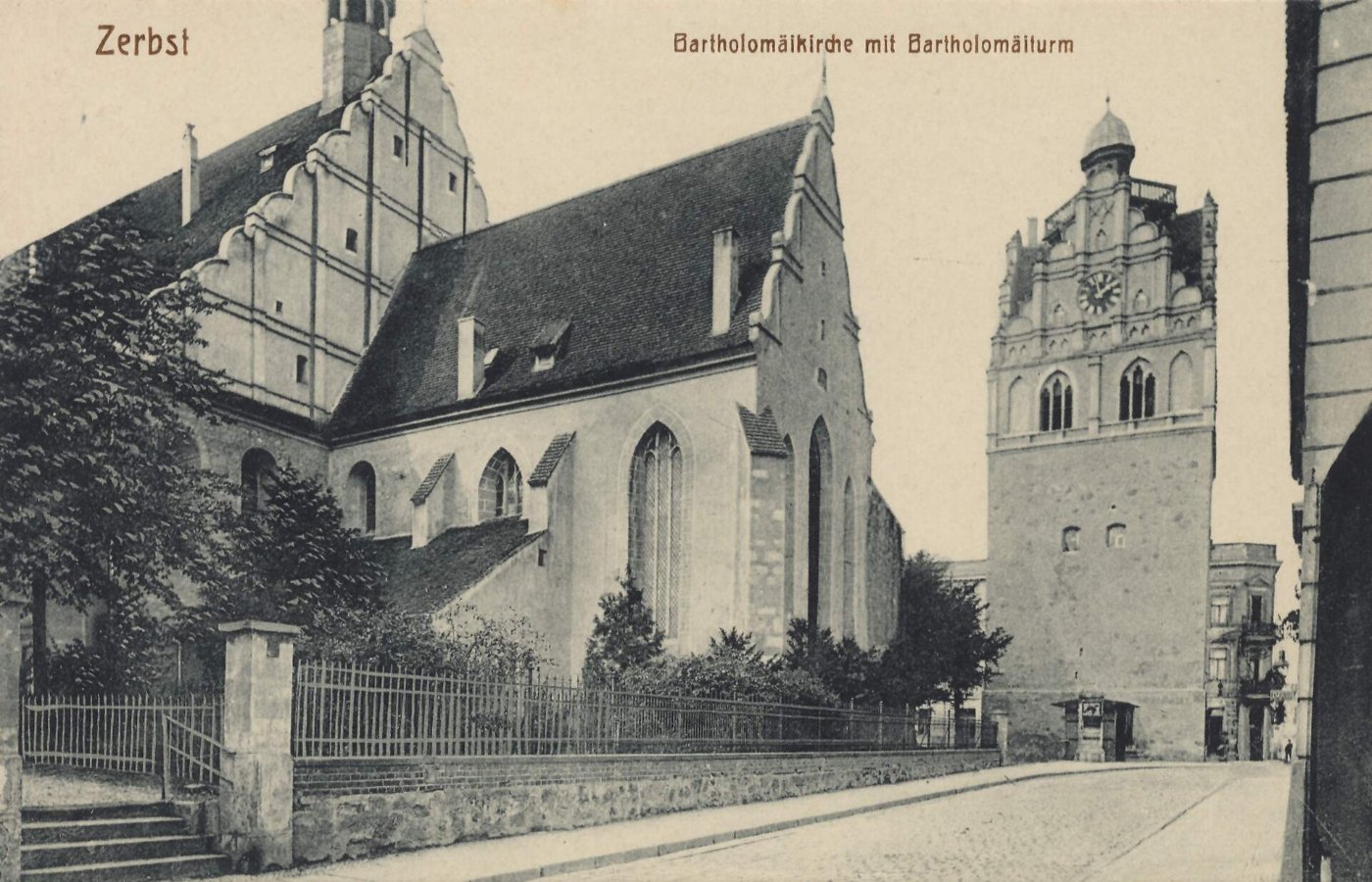 Zerbst, Sachsen Anhalt Bartholomäikirche mit Bartholomäiturm (Zeno Ansic