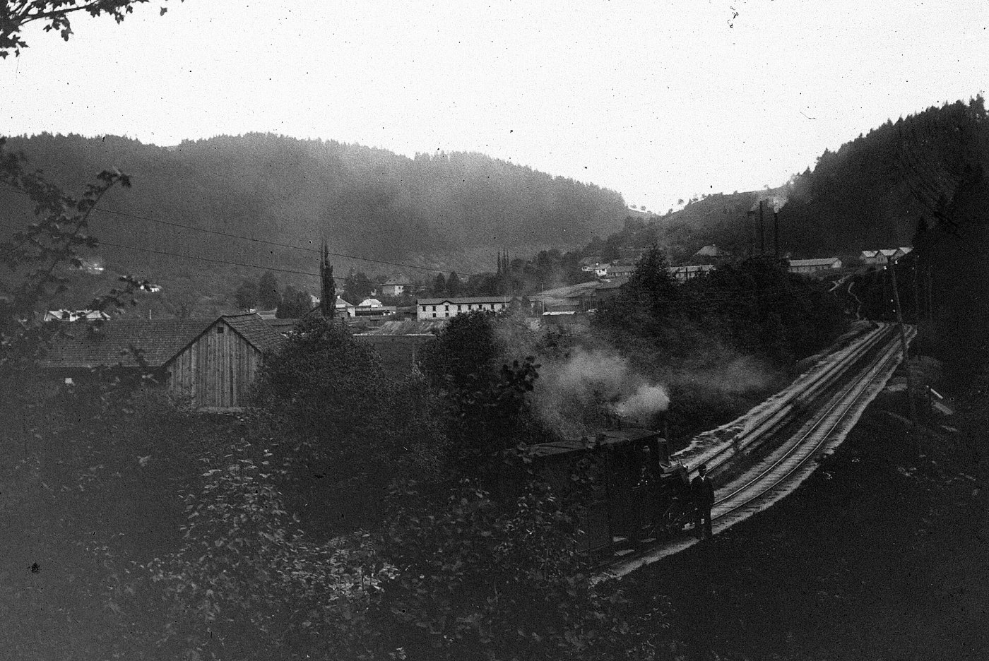 Kisgaram (Hronec) község látképe Garamolaszka felől. Szlovákia 1902. For