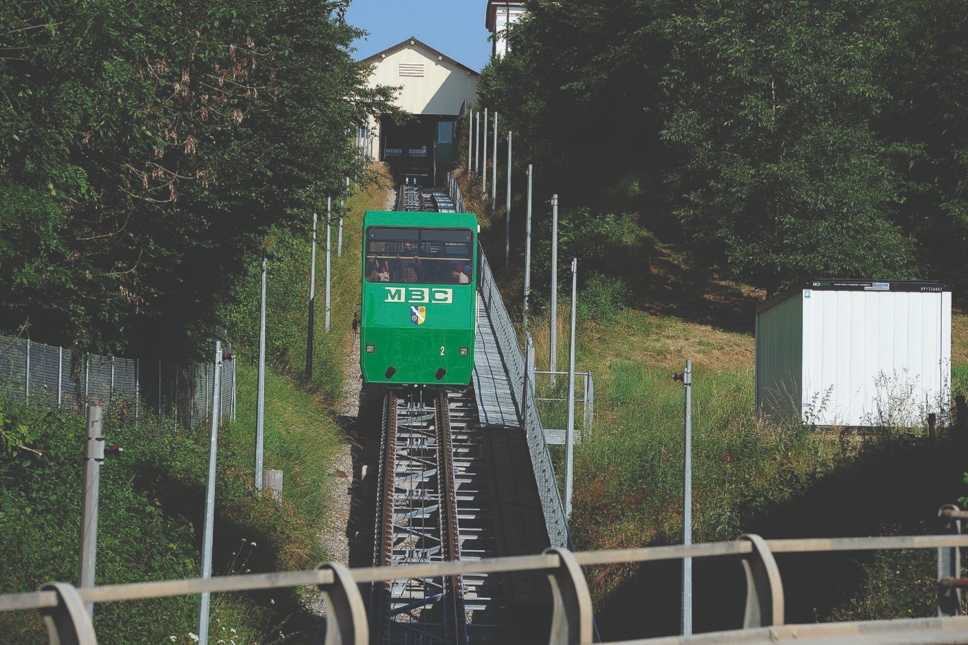 Ein Wagen der Standseilbahn von Cossonay