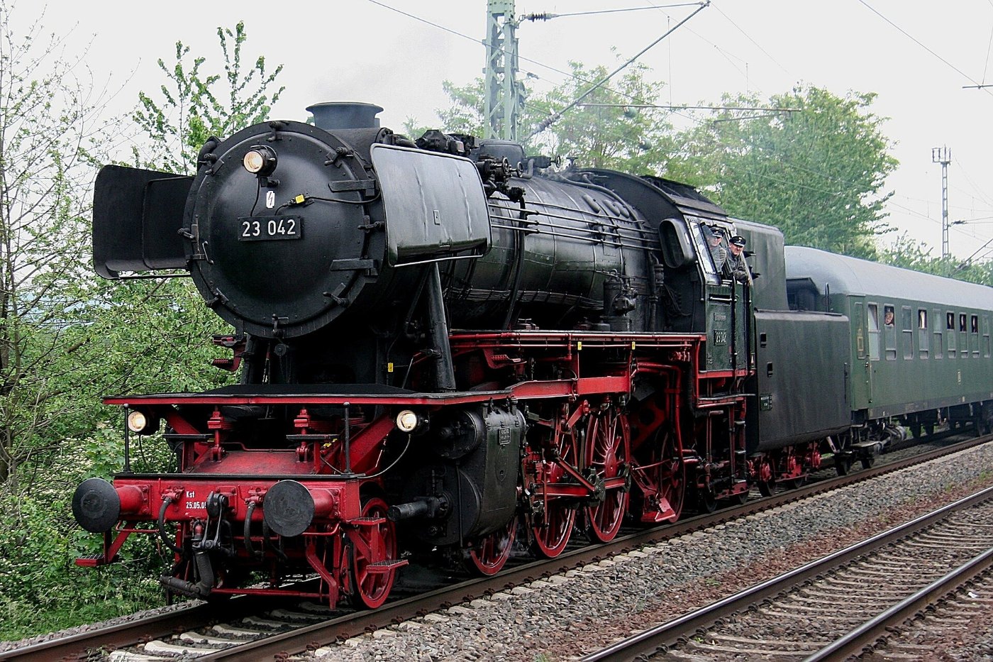 2007 05 13 02b Lok 23042 in Urmitz (kleine Datei)