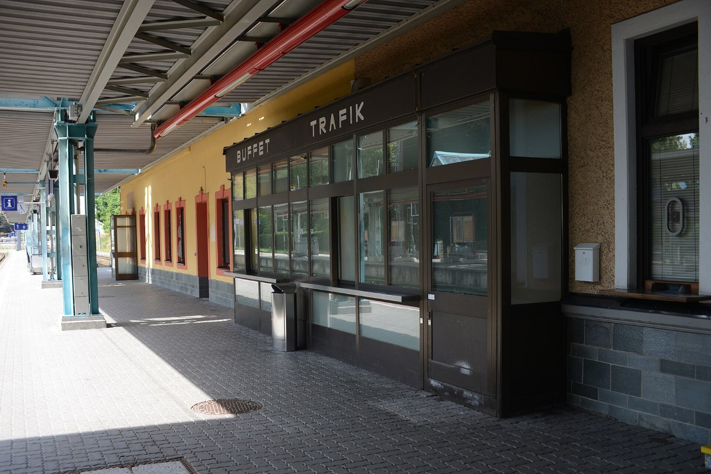 Bahnhof Zell am See Imbiss 001