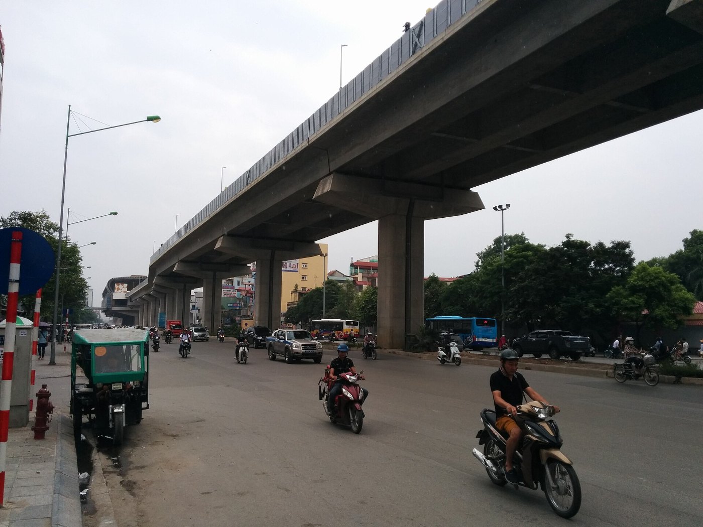 Hanoi road 03