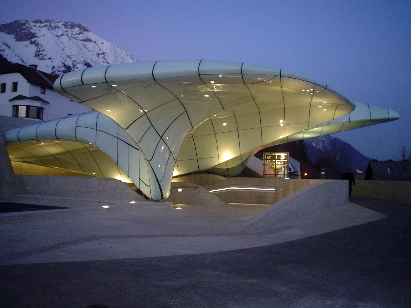 Die Hungerburgbahn in Innsbruck mit einer Station von Zaha Hadid