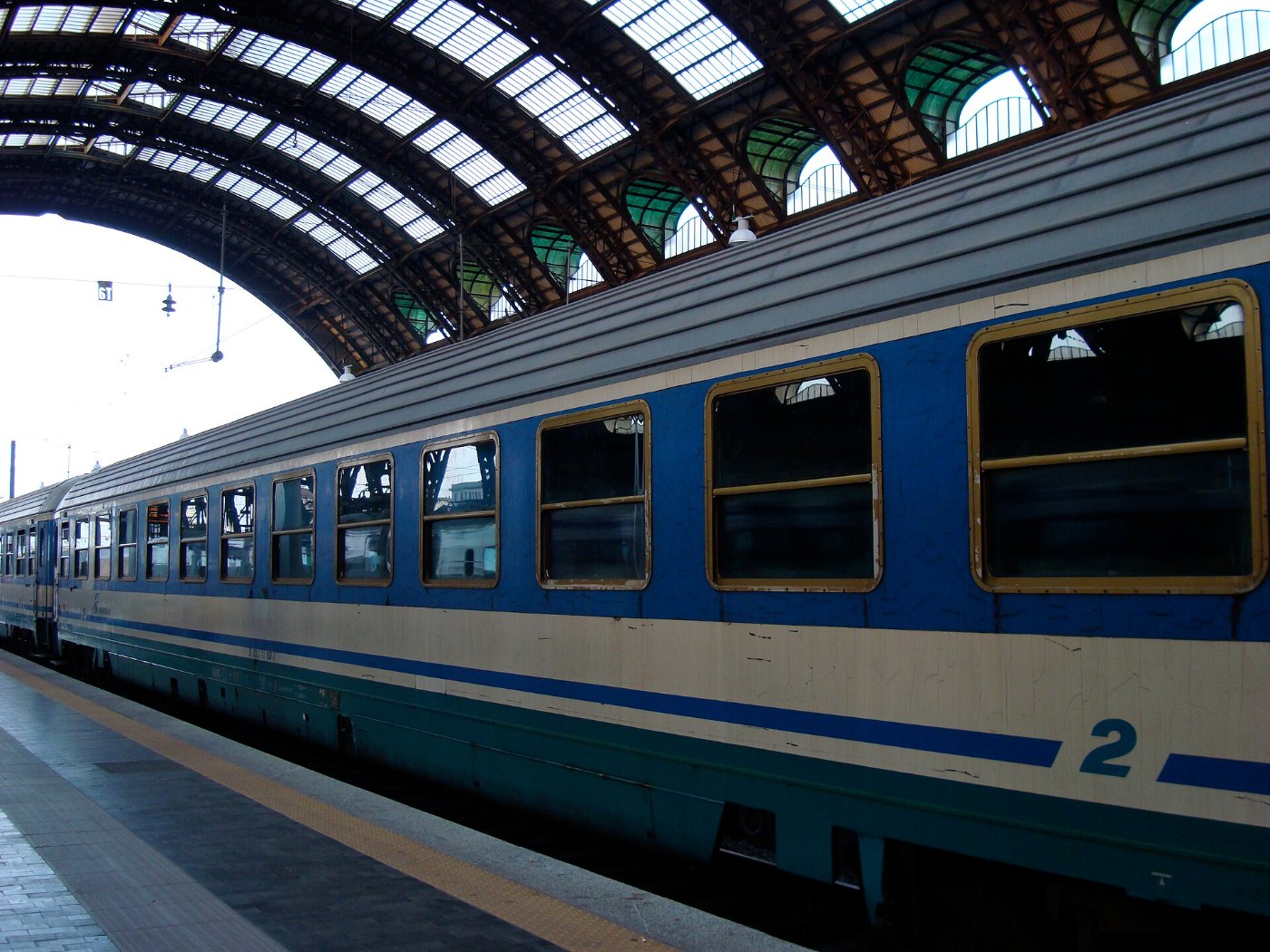 Milano Centrale carrozza UIC X