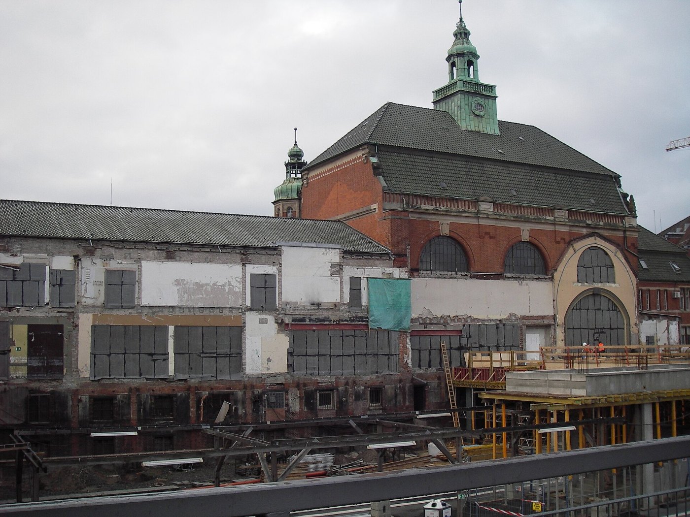 Bahnsteighalle in Lübeck