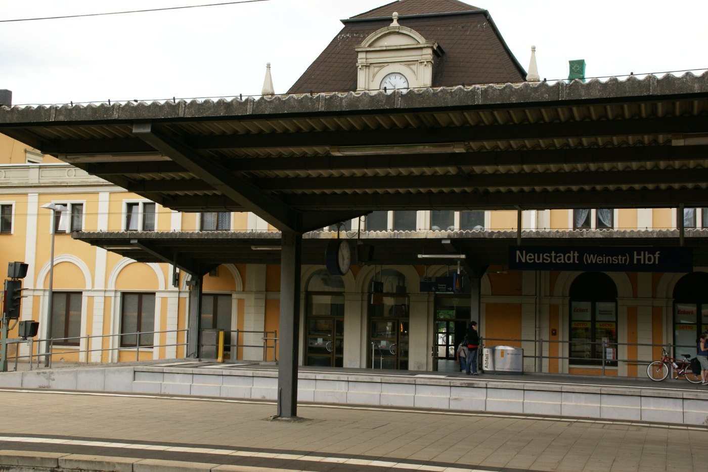 2008.05.30. Hauptbahnhof Neustadt