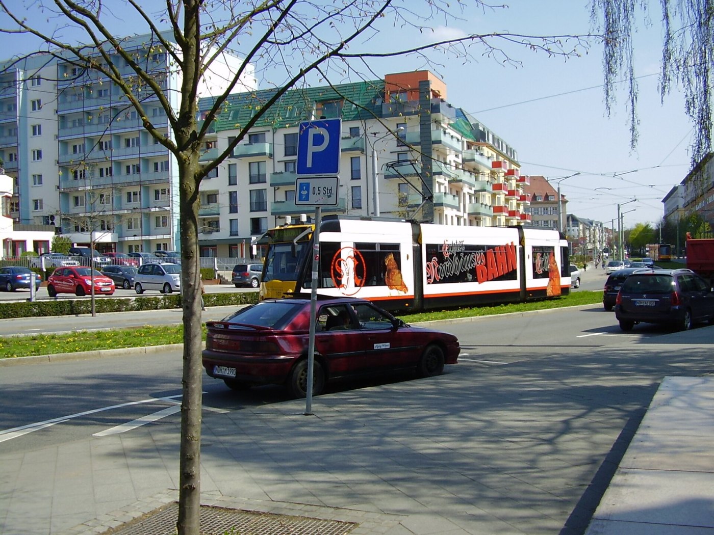 Straßenbahn Nordhausen zwischen Theaterplatz und Rathaus Kornmarkt