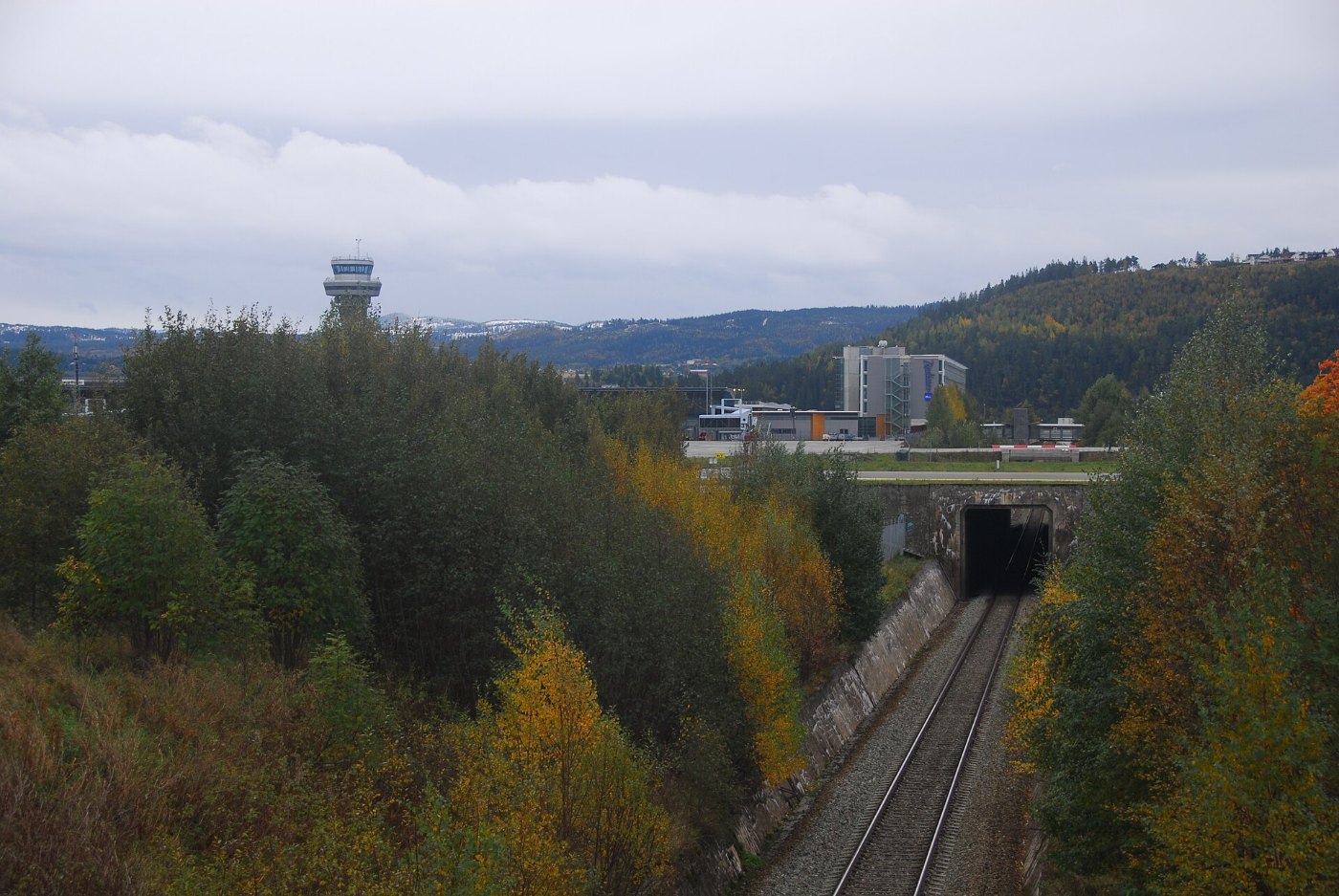 Nordlandsbanen past Trondheim Airport, Værnes