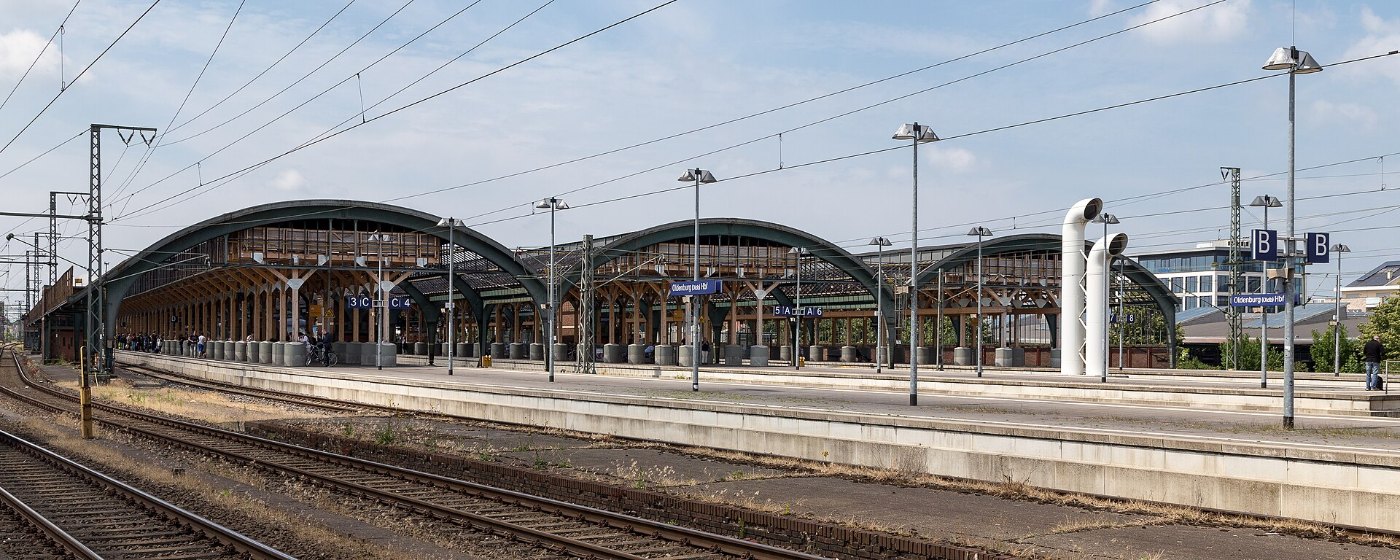 Gleisshalle des Bahnhofs Oldenburg (Oldb), abgestützt in 2018