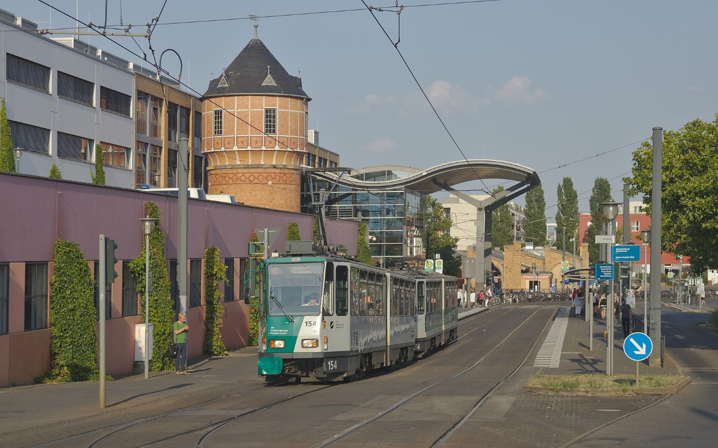 2018 08 07 DE Potsdam, Friedrich Engels Straße, Potsdam Hauptbahnhof, KT