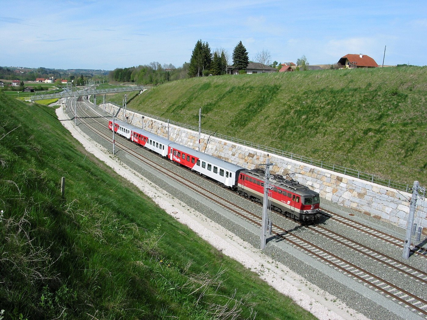 Pyhrnbahn bei Wartberg an der Krems 2002 04 28