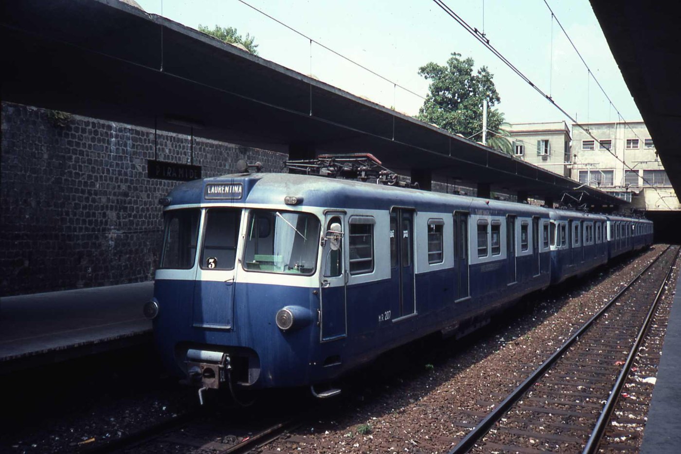 Zug der Metro in Rom
