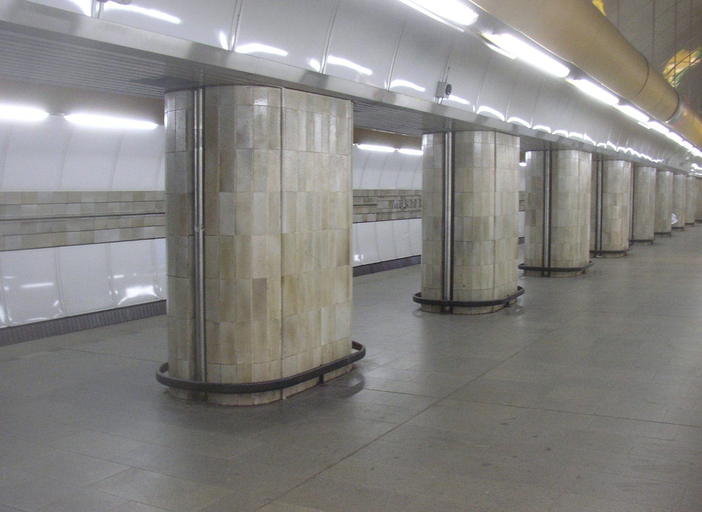 Prague metro Mustek B station 0123