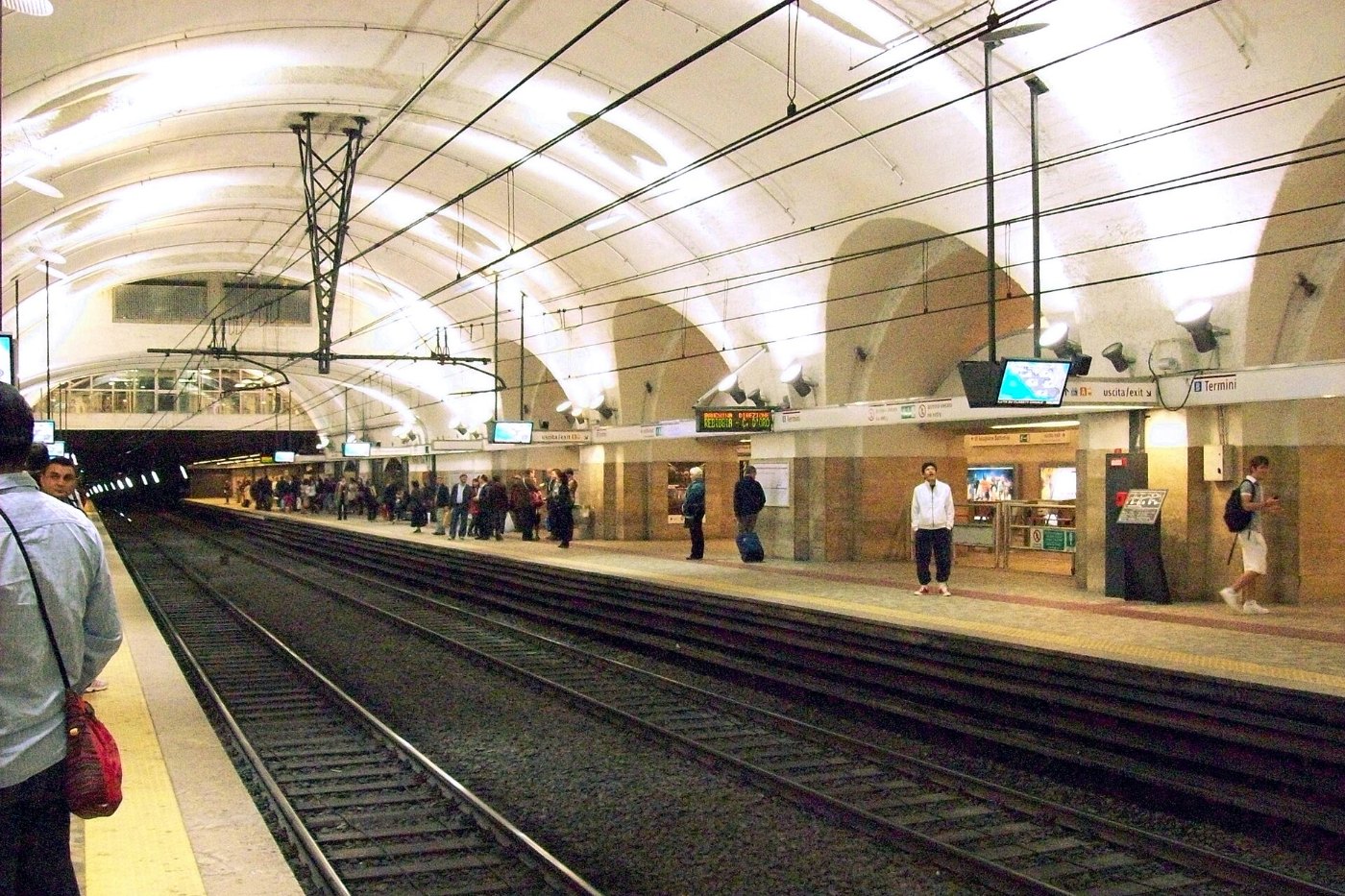 Gleisfeld und Bahnsteige des Bahnhofs Roma Termini