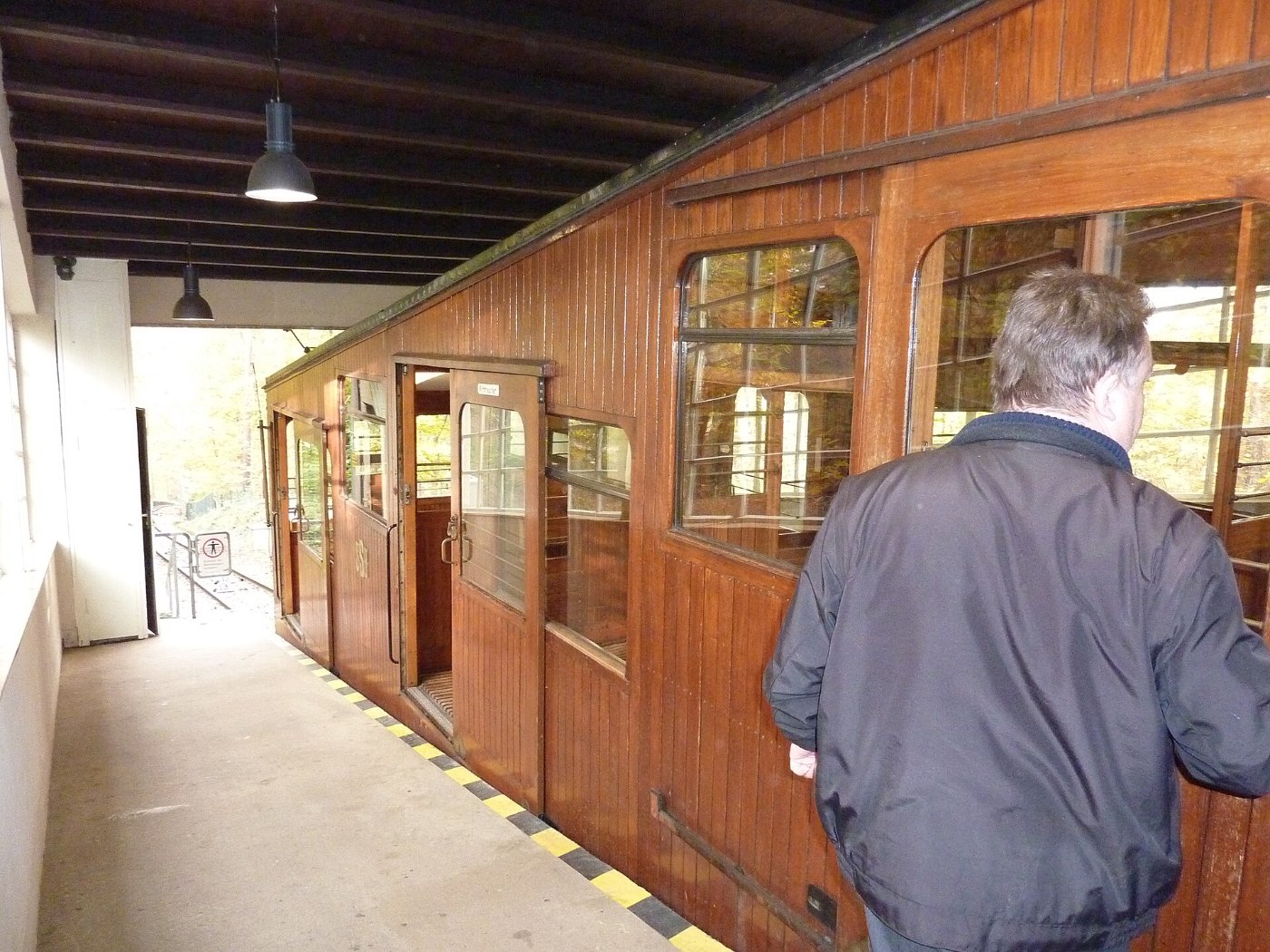 Die Standseilbahn Stuttgart im Wald bei Degerloch
