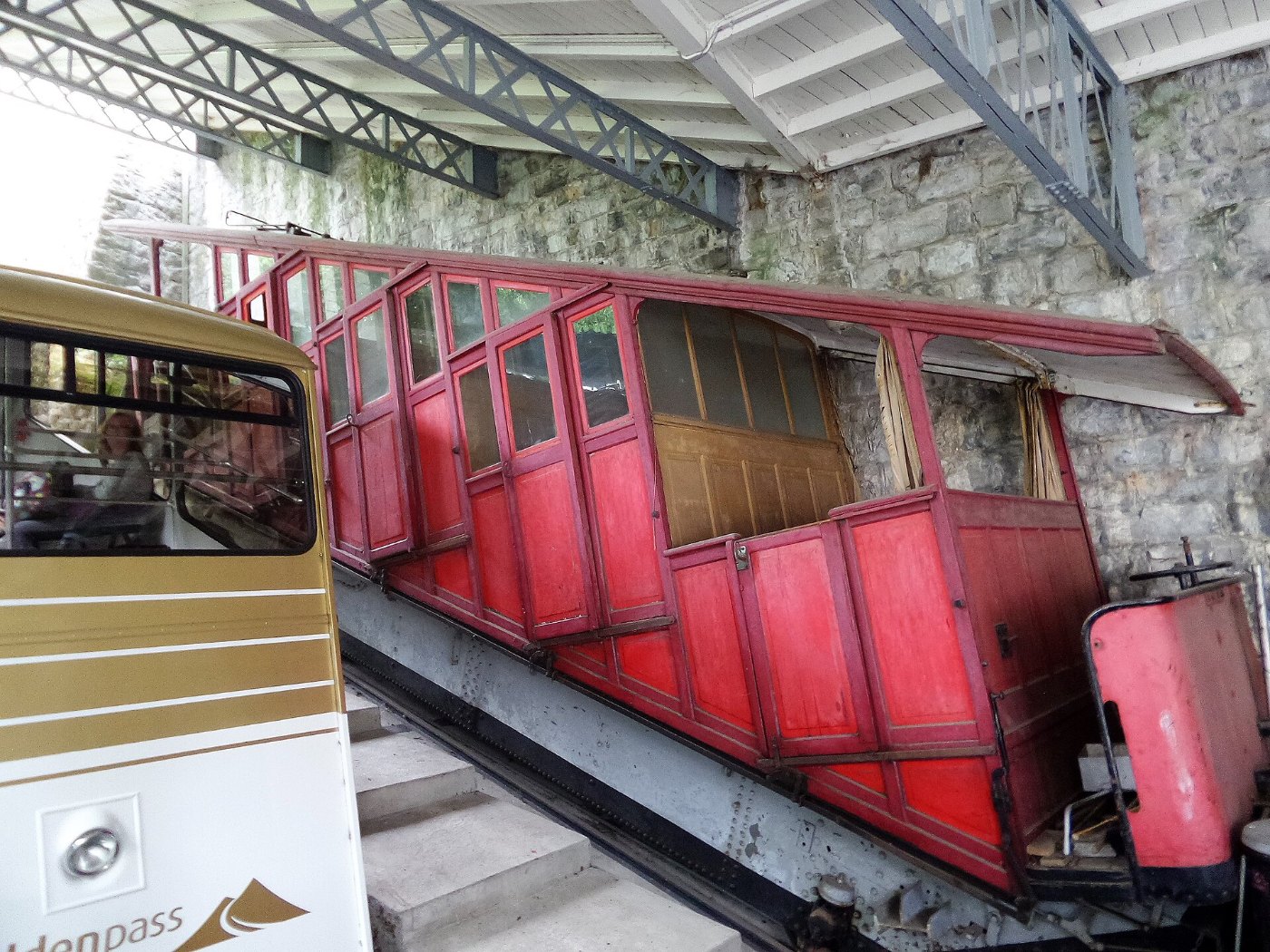 Wagen der Standseilbahn Territet–Glion