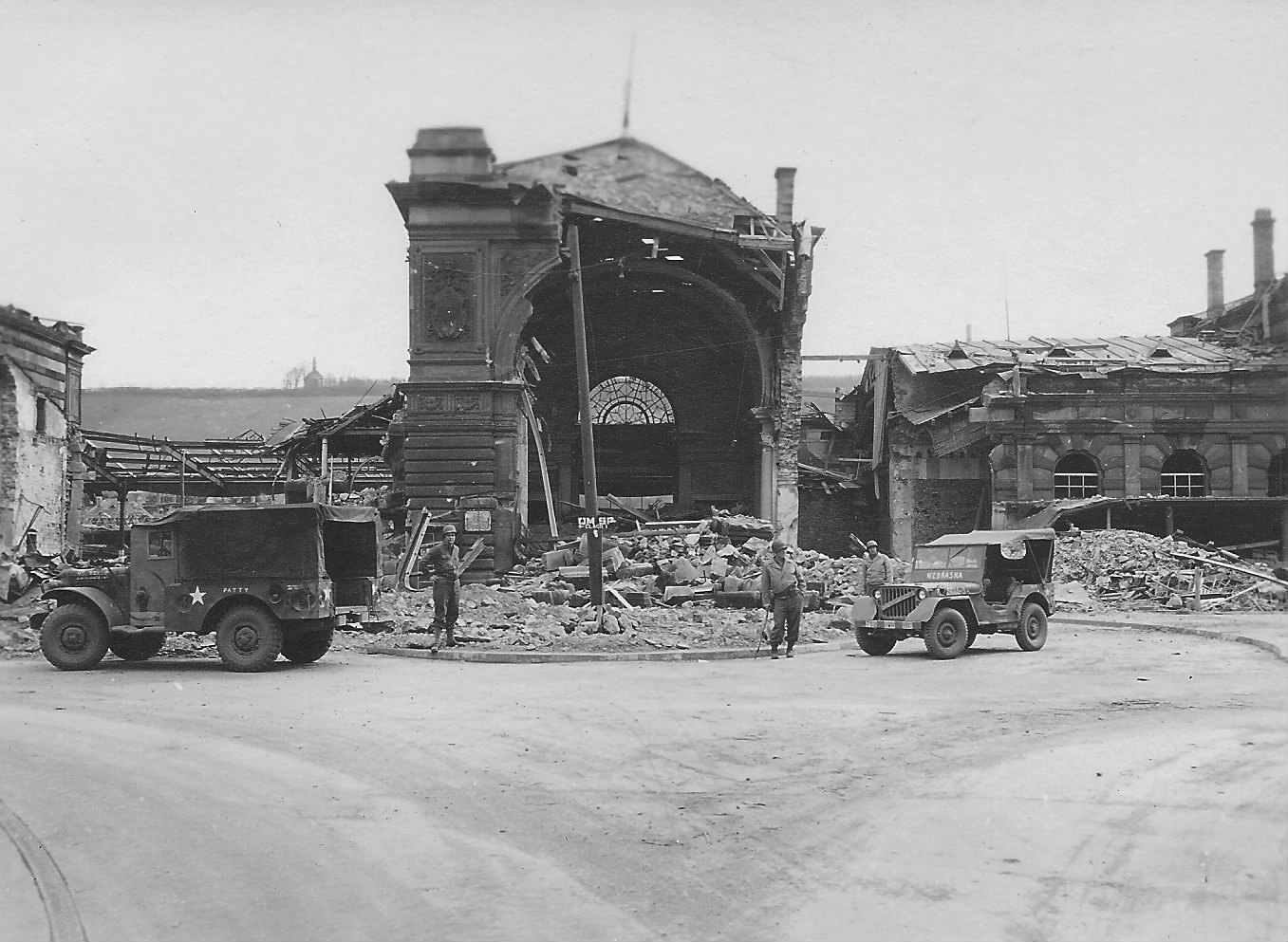 View of the heavily damaged Trier Hauptbahnhof, 17 March 1945 ()