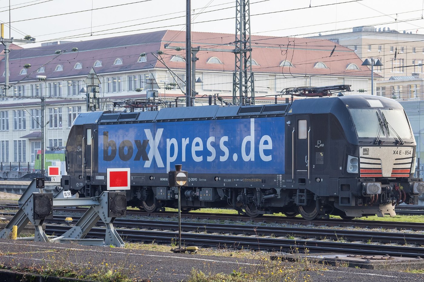 MRCE Dispo X4 E 854 Siemens Vectron in Singen