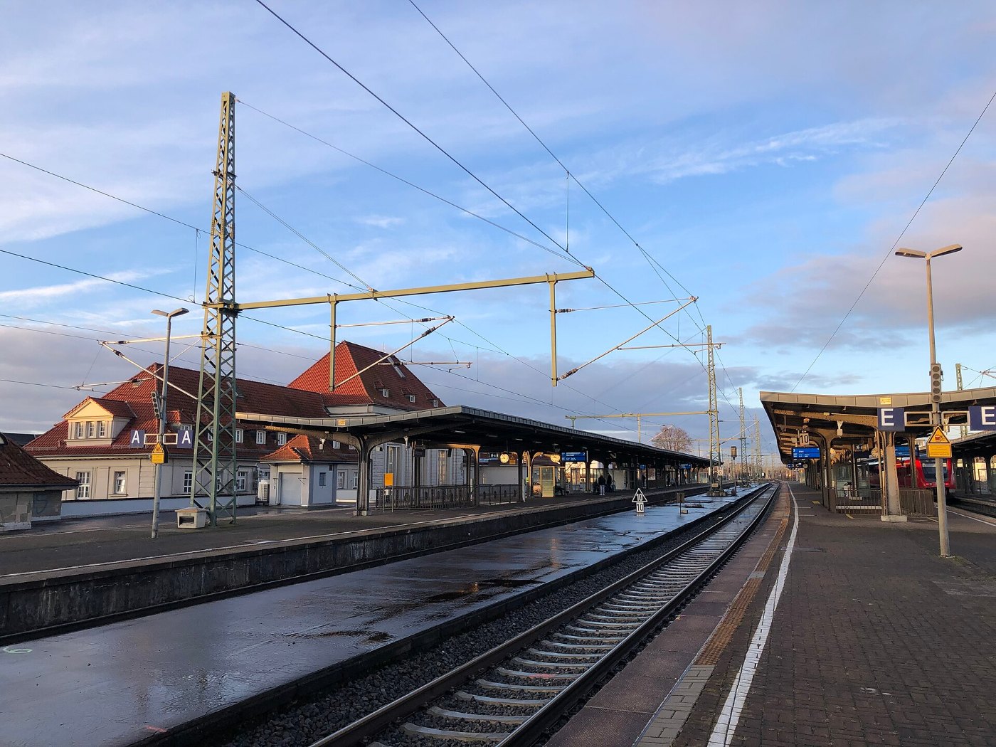 Bahnhof Weimar ()
