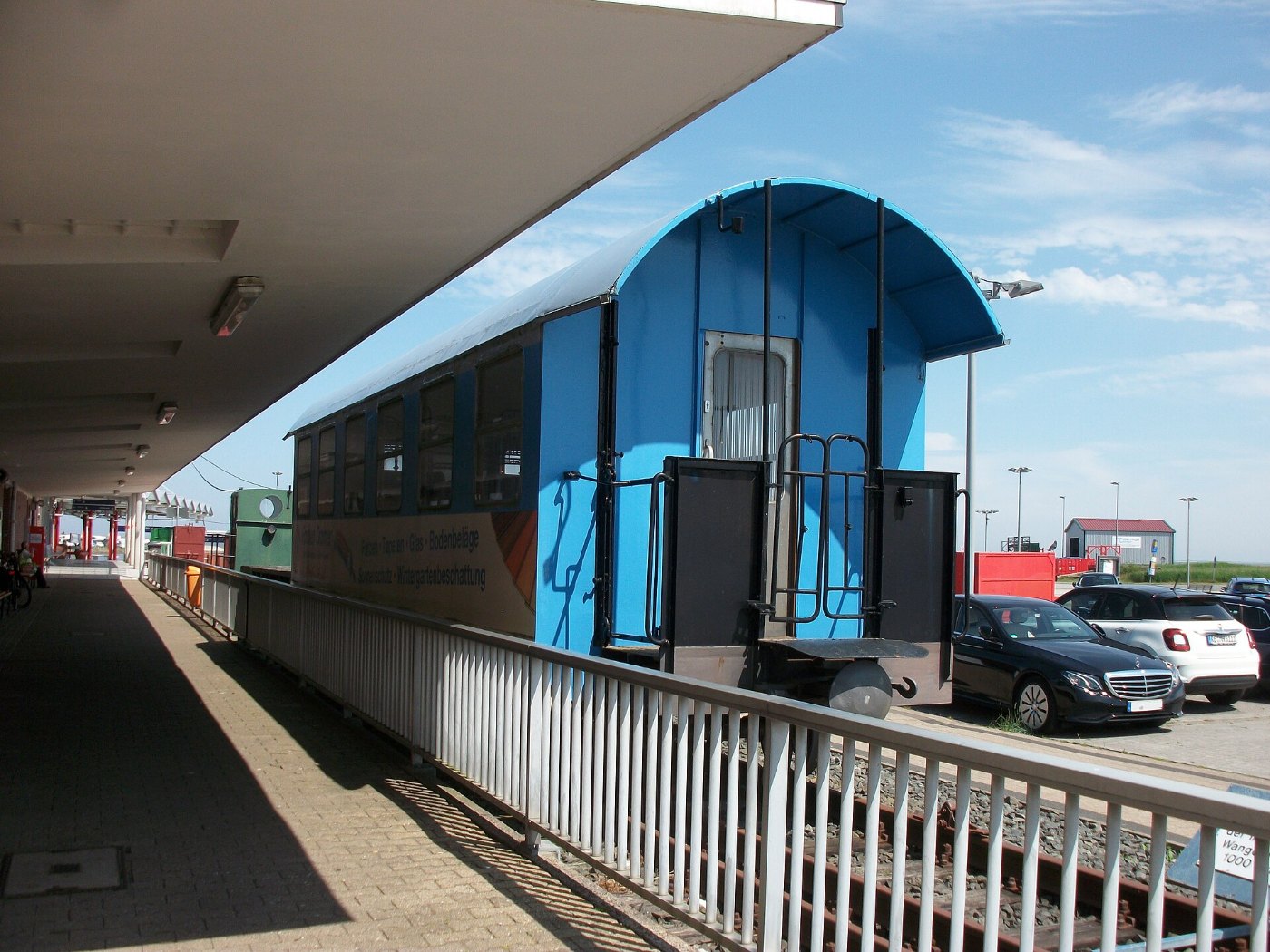Waggon der Inselbahn Wangerooge im ehemaligen Bahnhof Harle (6)
