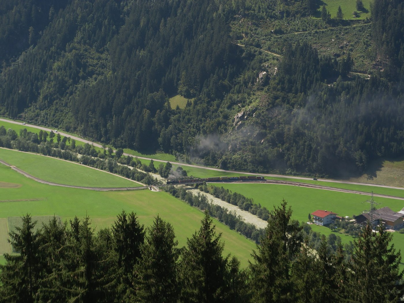 Zillertalbahn mit Zillerbrücke